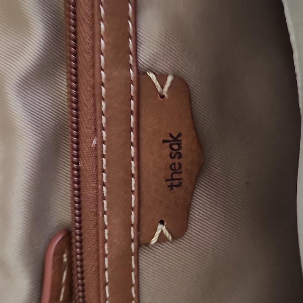 The Sak leather handbag in cream color. - Picture 6 of 6